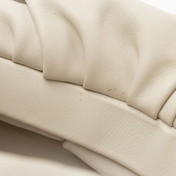 Bottega Veneta Calfskin The Chain Pouch - Picture 11 of 14